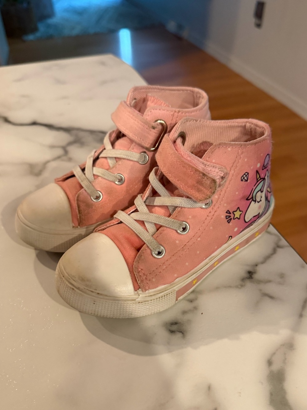 Kids Pink Unicorn Light Up High-Top Sneakers